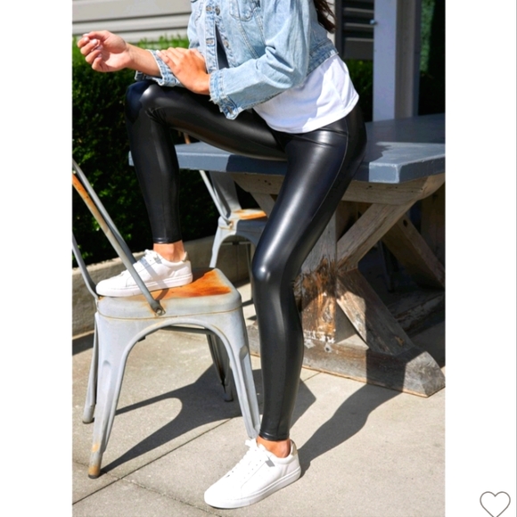 Assets by SPANX Faux Leather Leggings Sz M *NWOT* - Picture 3 of 7